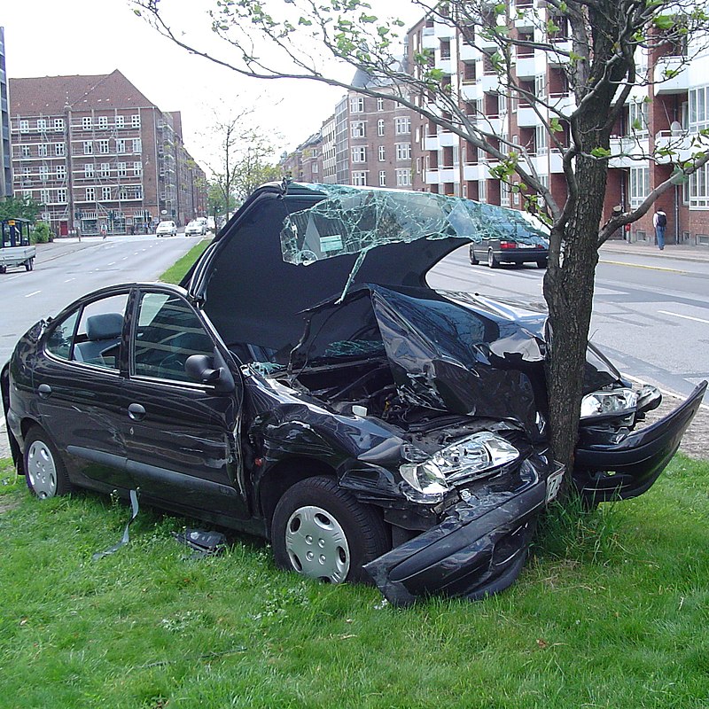 2_car-crash.jpg